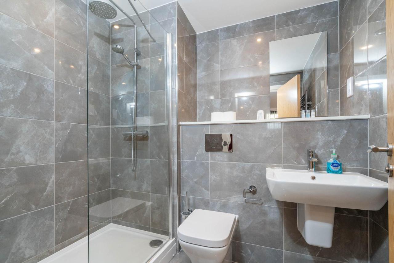 Maevela Apartments - Luxury Broad St Apartment - 2 Bed, 2 Bath - City Centre/Cube/Mailbox - With Underground Parking ✓- L Shape Sofa, Large 50 Inch Smart Tv With Free Netflix & Wifi Birmingam Exterior foto